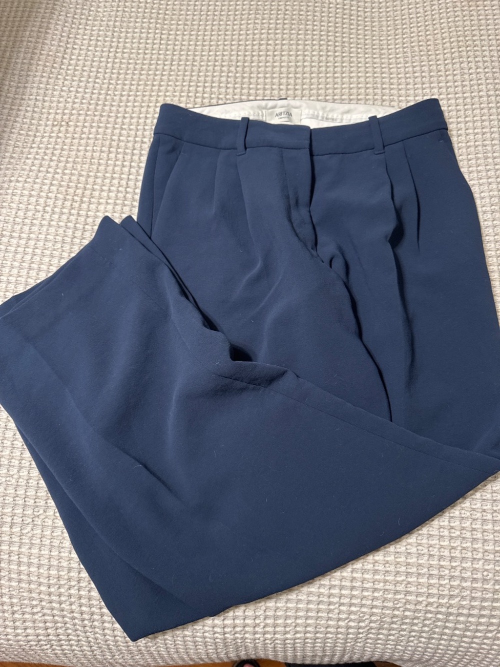 Aritzia low rise effortless pants - Picture 2 of 3
